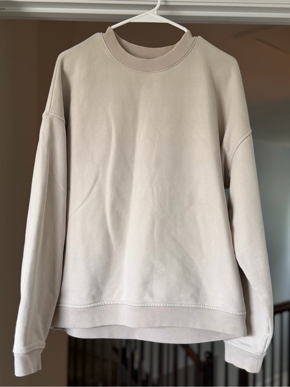 Alo Yoga Soho Pullover Ivory Oversized Crewneck Sweatshirt. Best for Medium